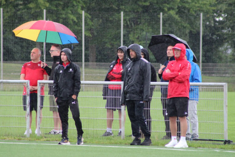 U17 trotzt Regen & Kälte!