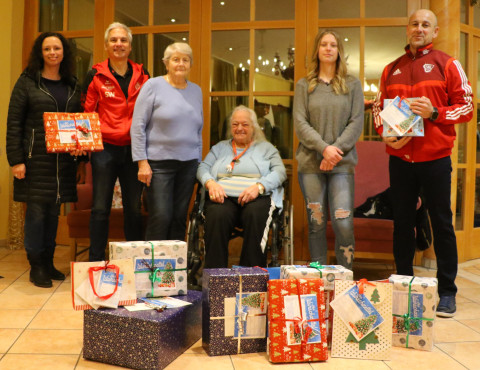 AH'ler  zeigen ein Herz für Senioren