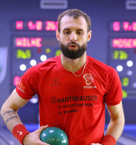 Spitzenspiel gegen Rot-Weiß Zerbst: VfB Hallbergmoos unterliegt dem Tabellenführer