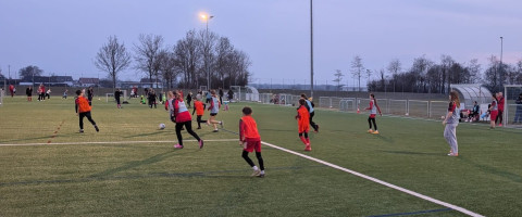 U11-2 Spiel  gegen die  U13 Juniorinnen